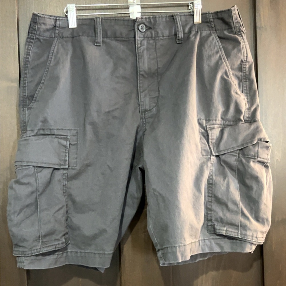 Old Navy Lived-in straight cargo shorts